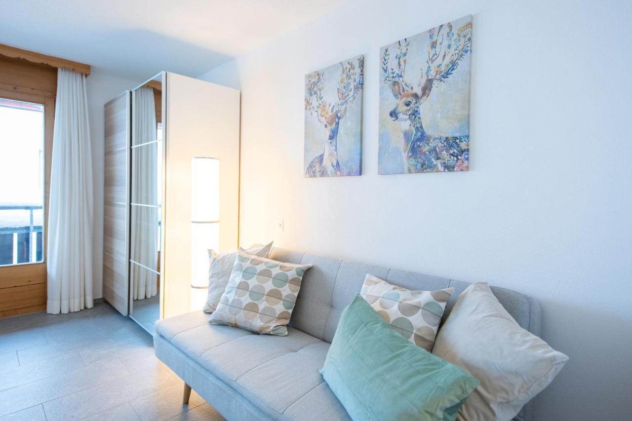 Agrimonia - Moebilierte Ferienwohnung Mit Balkon Davos Esterno foto