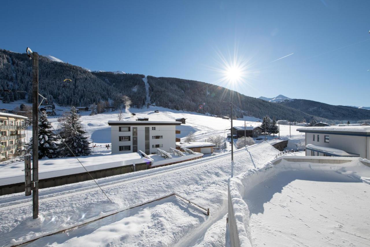 Agrimonia - Moebilierte Ferienwohnung Mit Balkon Davos Esterno foto