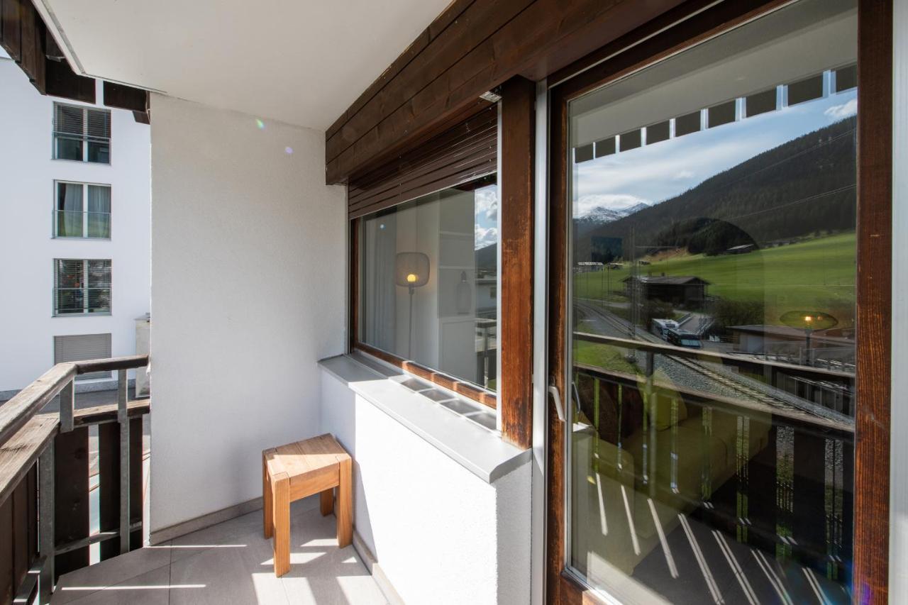 Agrimonia - Moebilierte Ferienwohnung Mit Balkon Davos Esterno foto