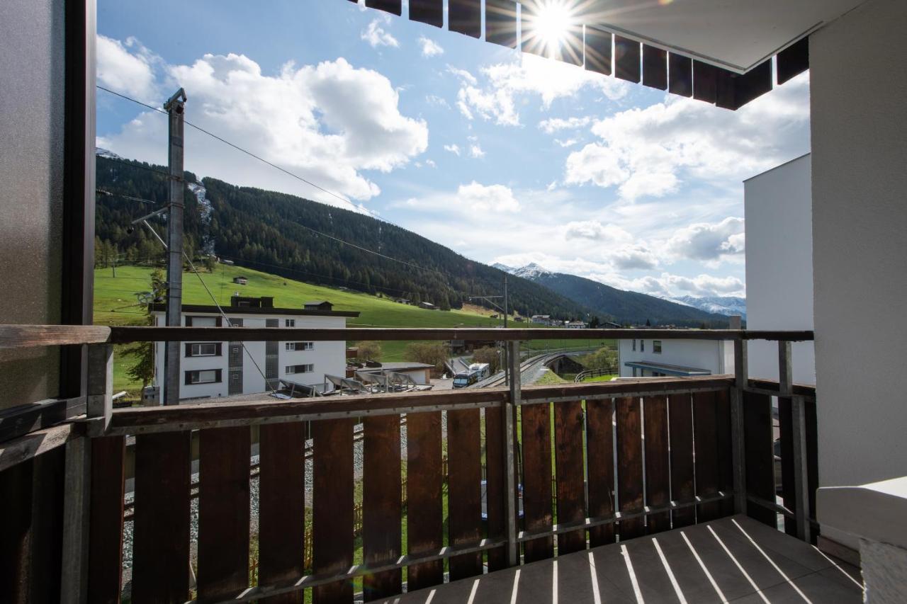 Agrimonia - Moebilierte Ferienwohnung Mit Balkon Davos Esterno foto
