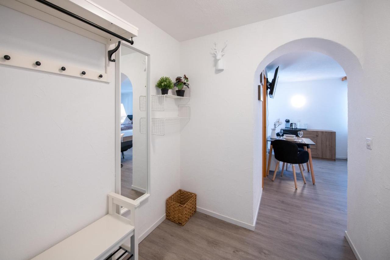 Agrimonia - Moebilierte Ferienwohnung Mit Balkon Davos Esterno foto