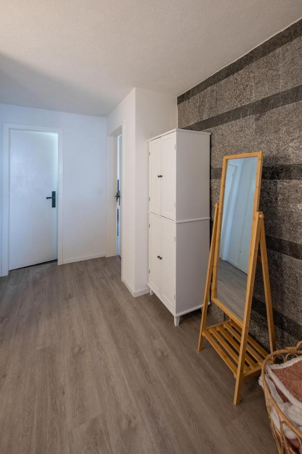 Agrimonia - Moebilierte Ferienwohnung Mit Balkon Davos Esterno foto