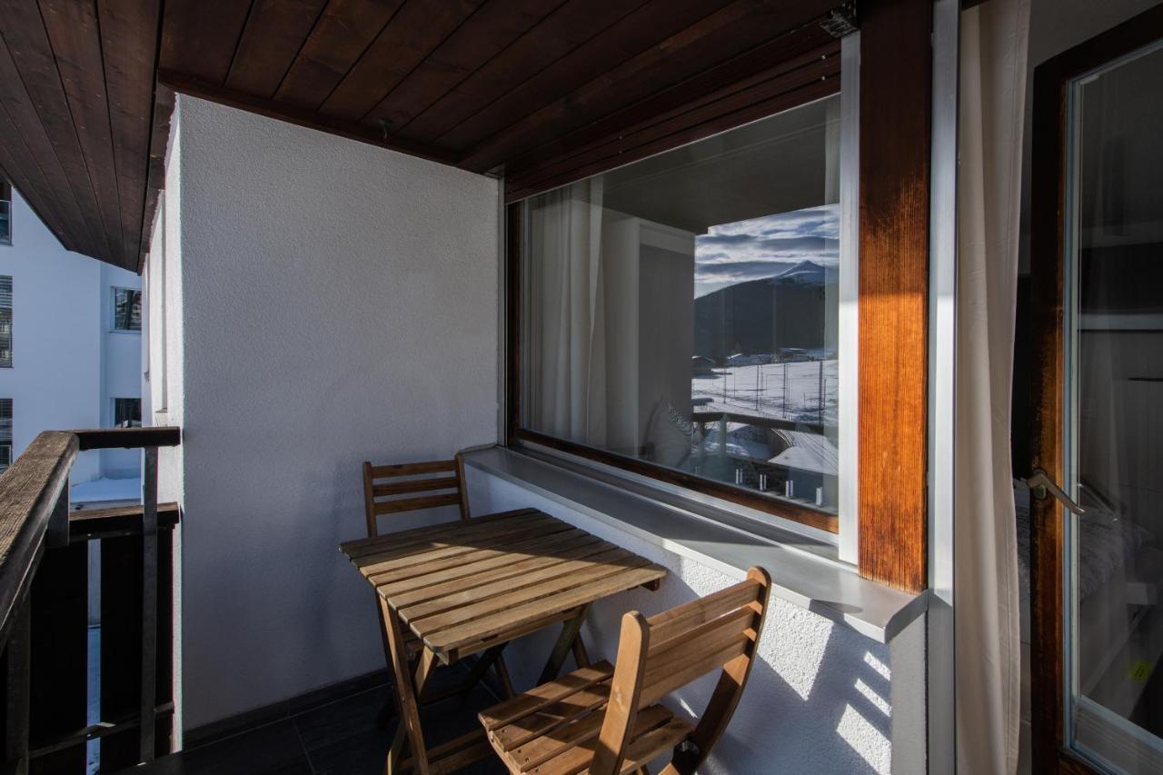 Agrimonia - Moebilierte Ferienwohnung Mit Balkon Davos Esterno foto