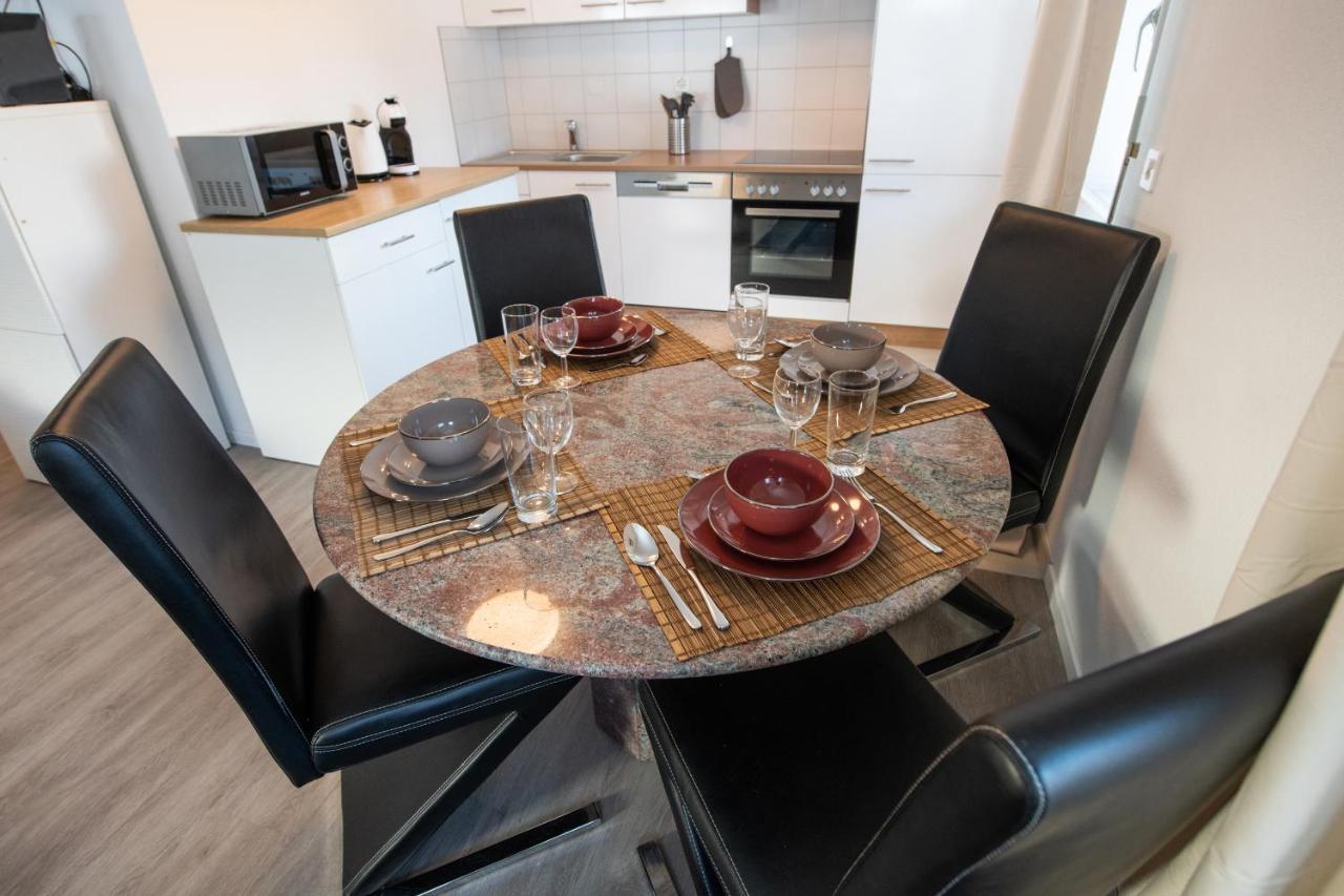 Agrimonia - Moebilierte Ferienwohnung Mit Balkon Davos Esterno foto
