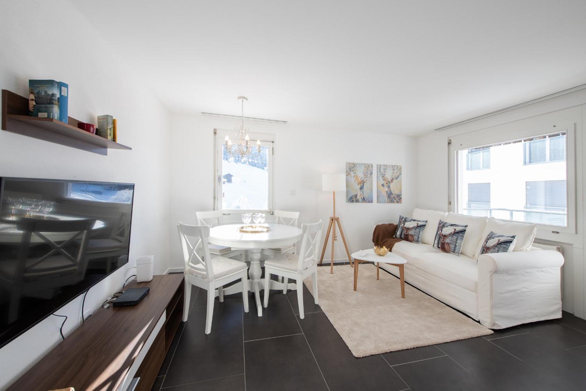 Agrimonia - Moebilierte Ferienwohnung Mit Balkon Davos Esterno foto