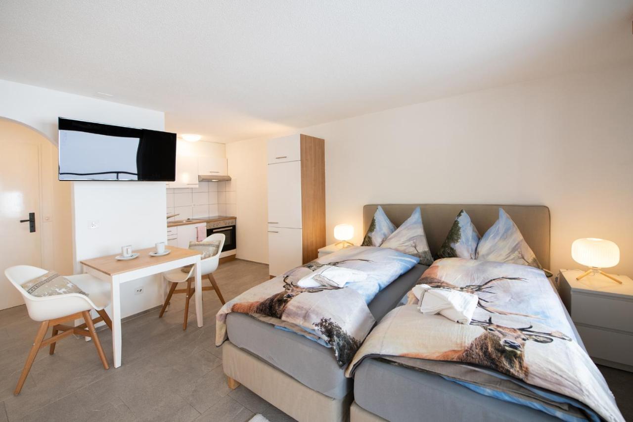 Agrimonia - Moebilierte Ferienwohnung Mit Balkon Davos Esterno foto